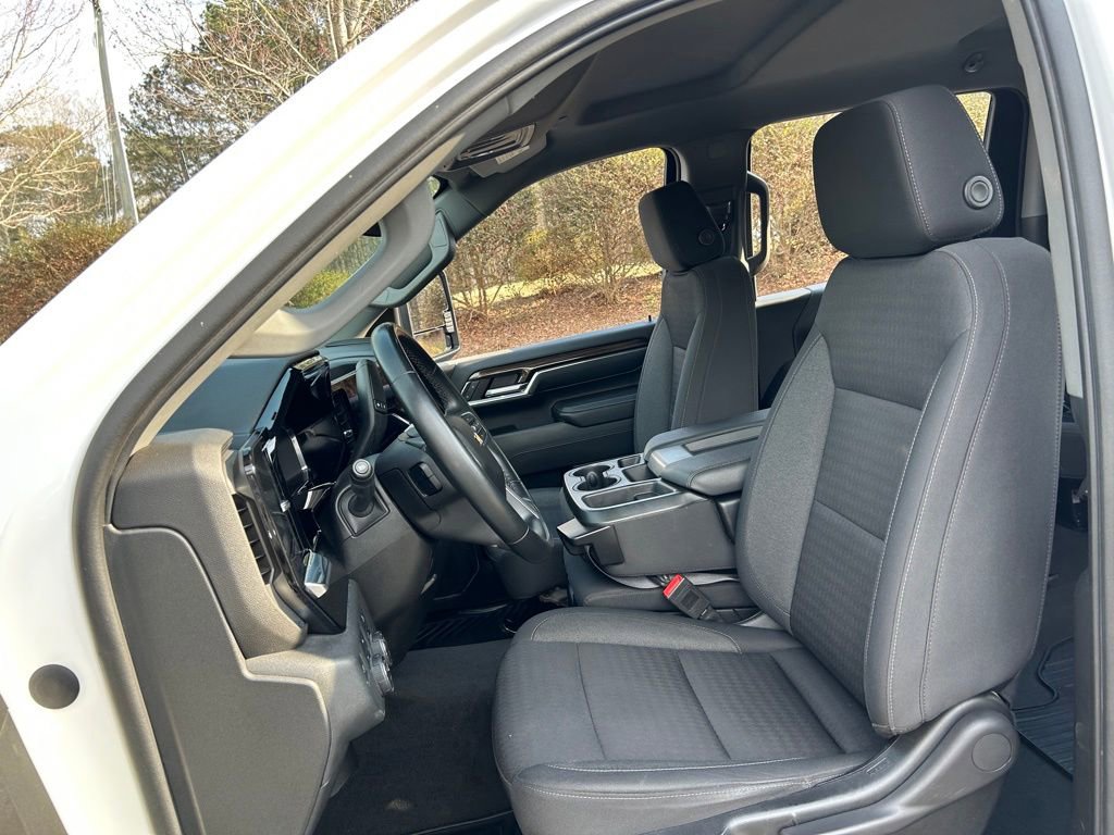 Used 2024 Chevrolet Silverado 3500 LT image 38