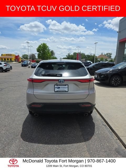 Used 2024 Toyota Venza LE AWD/4WD image 4