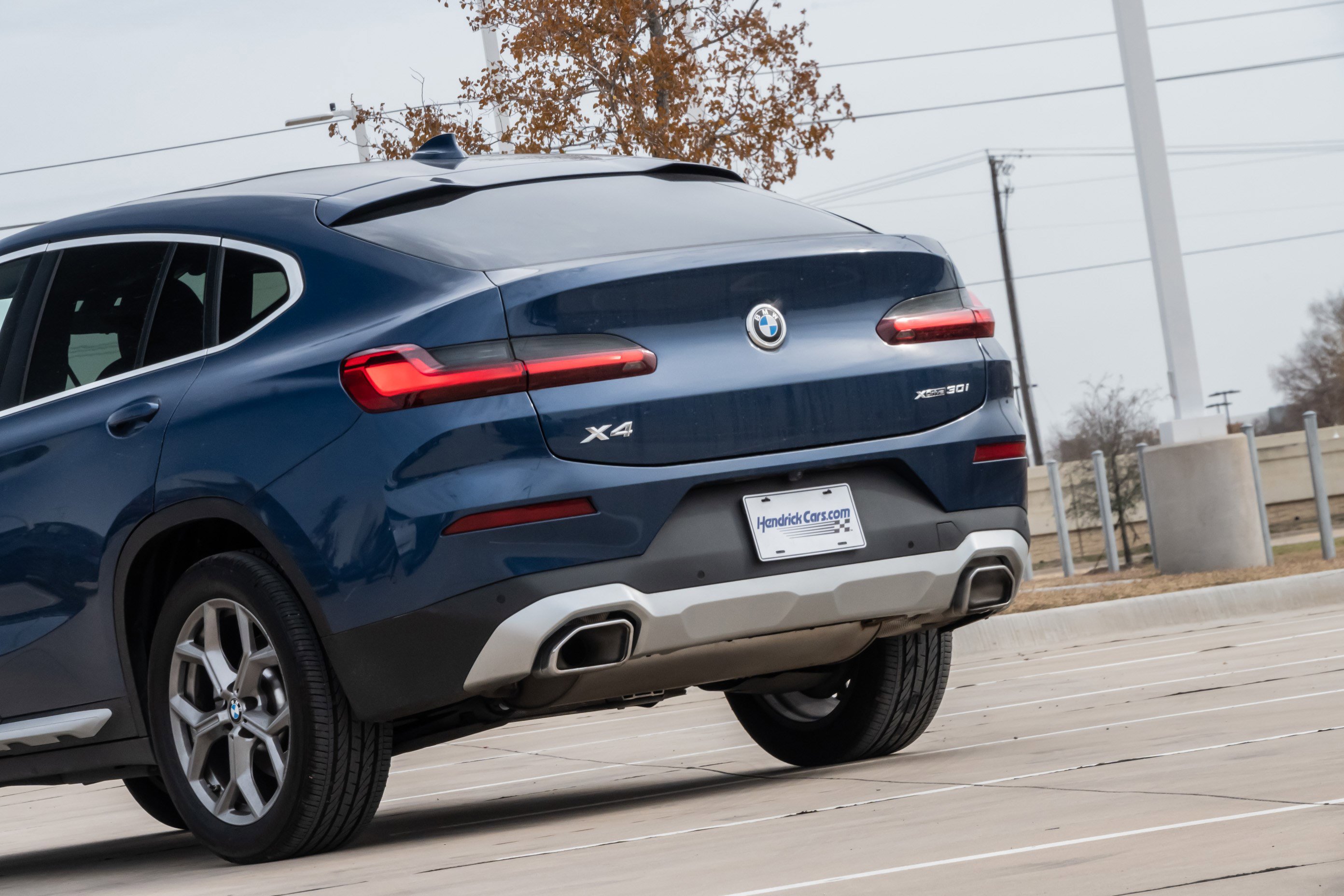 Certified 2025 BMW X4 xDrive30i image 6