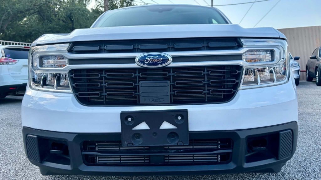 Used 2024 Ford Maverick Lariat w/ FX4 Off-Road Package AWD/4WD image 2