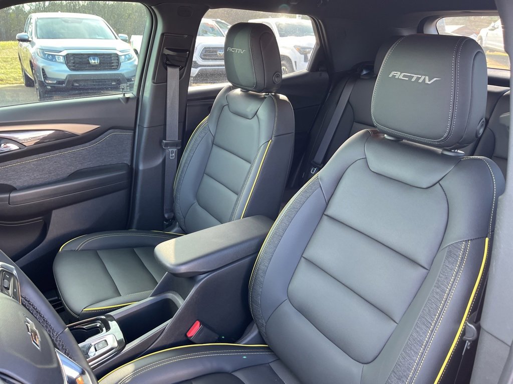 Used 2025 Chevrolet TrailBlazer ACTIV w/ Driver Confidence Package image 14