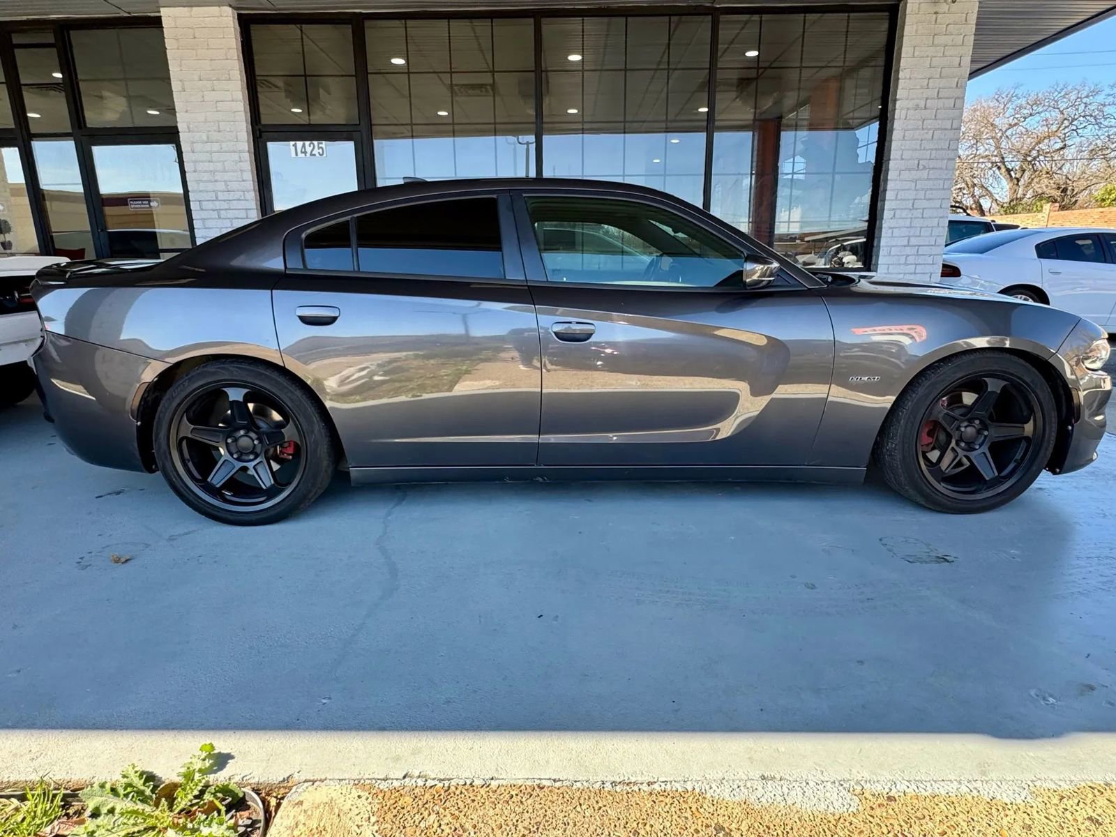 Used 2017 Dodge Charger R/T RWD image 2