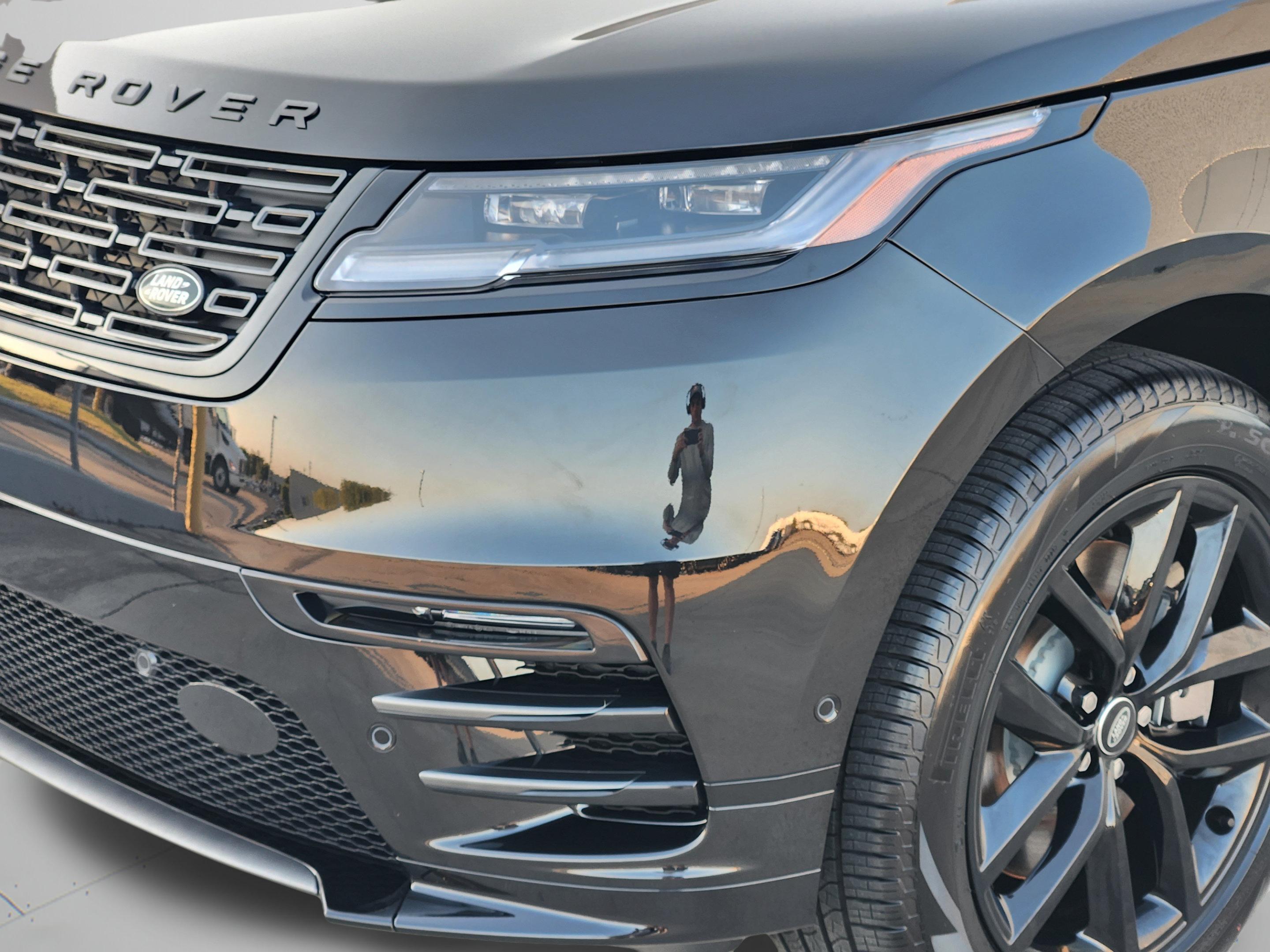 New 2026 Land Rover Range Rover Velar Belgravia AWD/4WD image 32