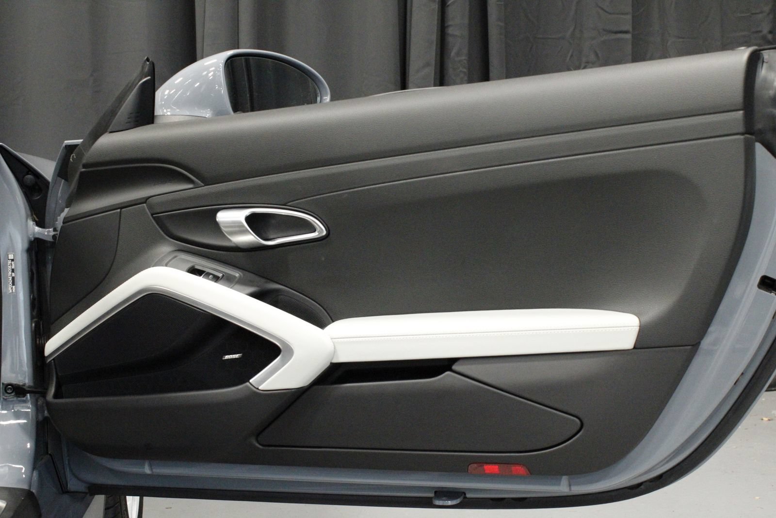 Certified 2024 Porsche 718 Boxster RWD image 17