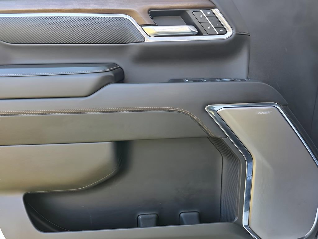 Used 2024 Chevrolet Silverado 2500 High Country w/ Technology Package image 17