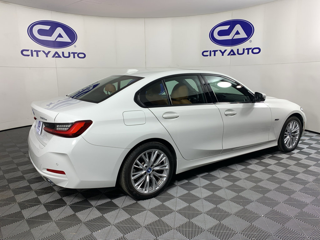 Used 2023 BMW 330e xDrive w/ Driving Assistance Package image 3
