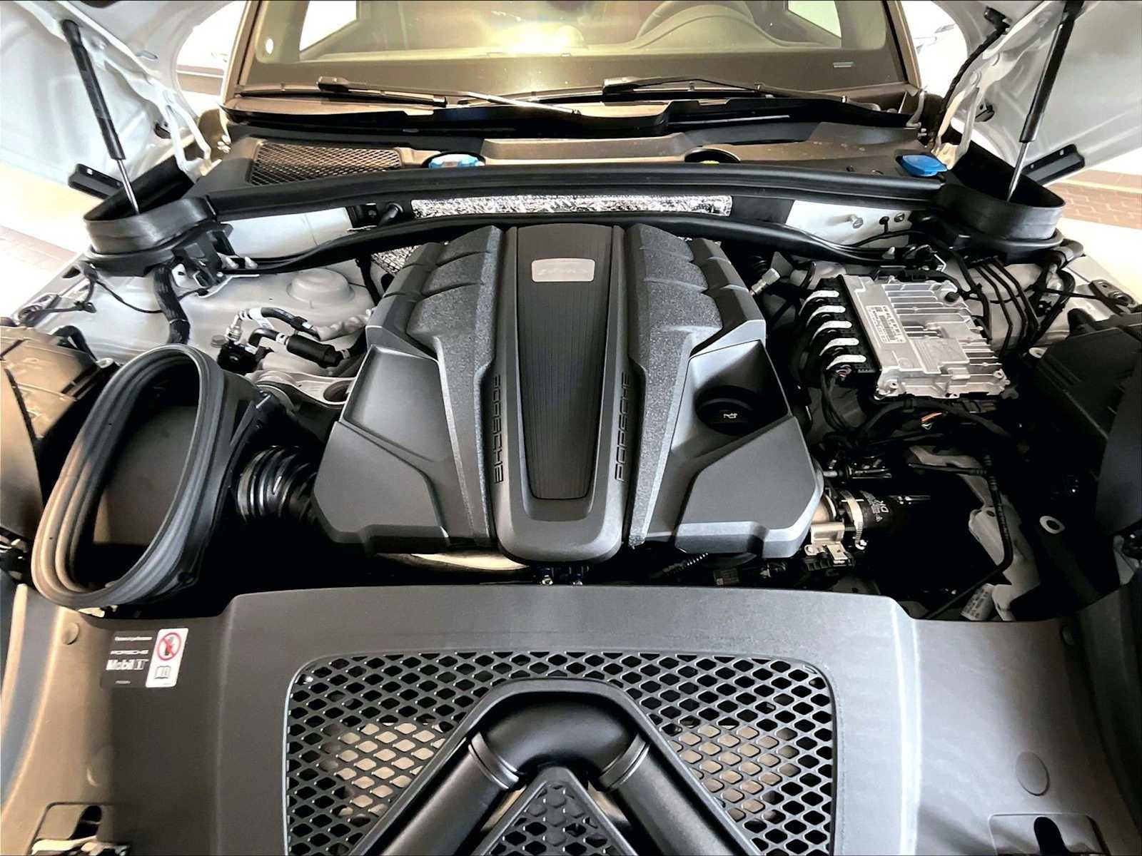 New 2025 Porsche Macan S image 20