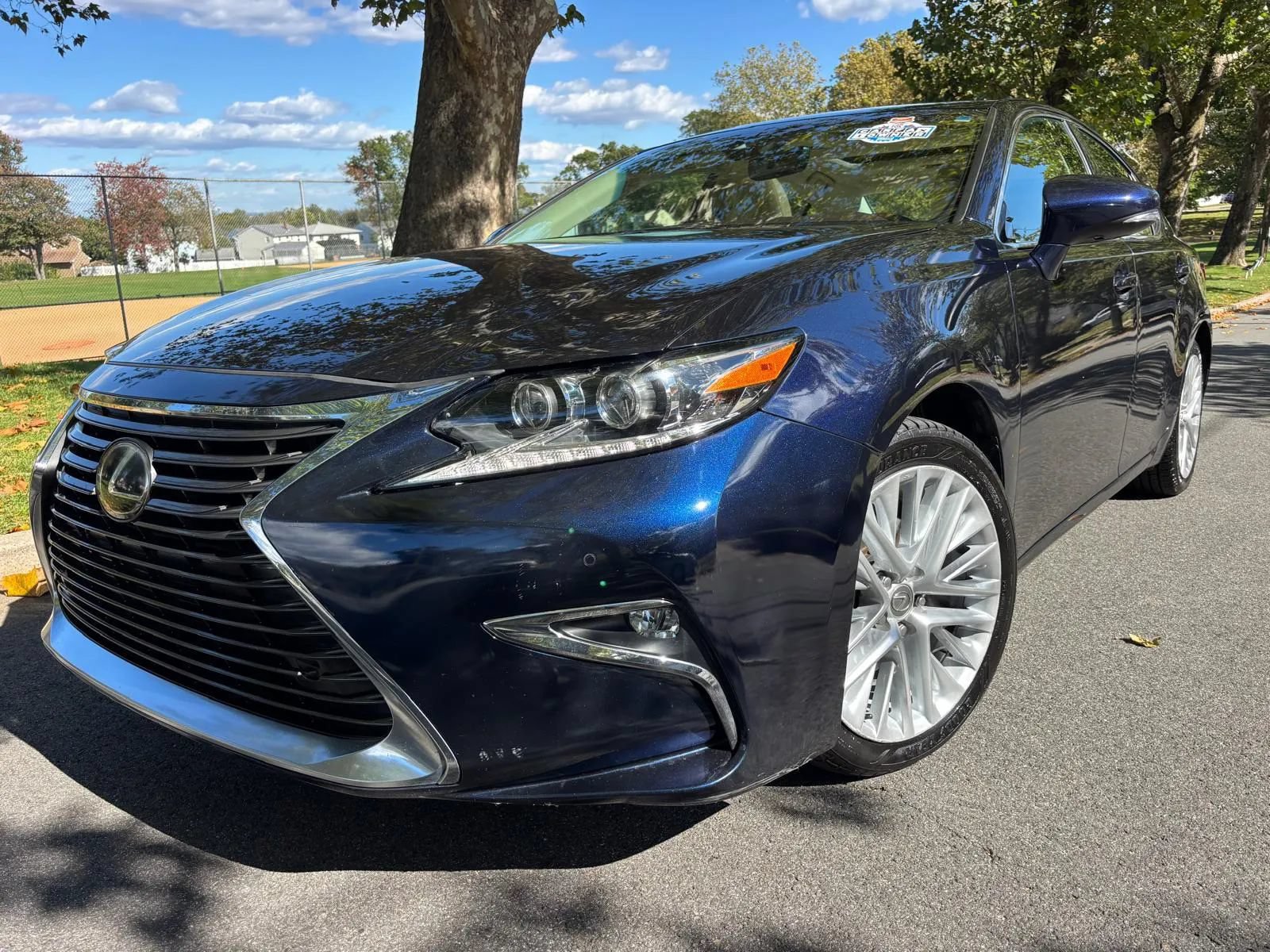 Used 2016 Lexus ES 350 w/ Luxury Package w/Wood Trim FWD image 1