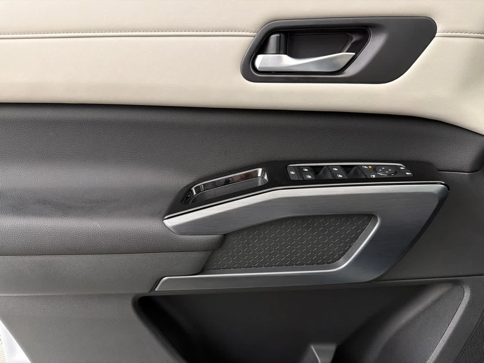 New 2026 Nissan Pathfinder SL FWD image 20