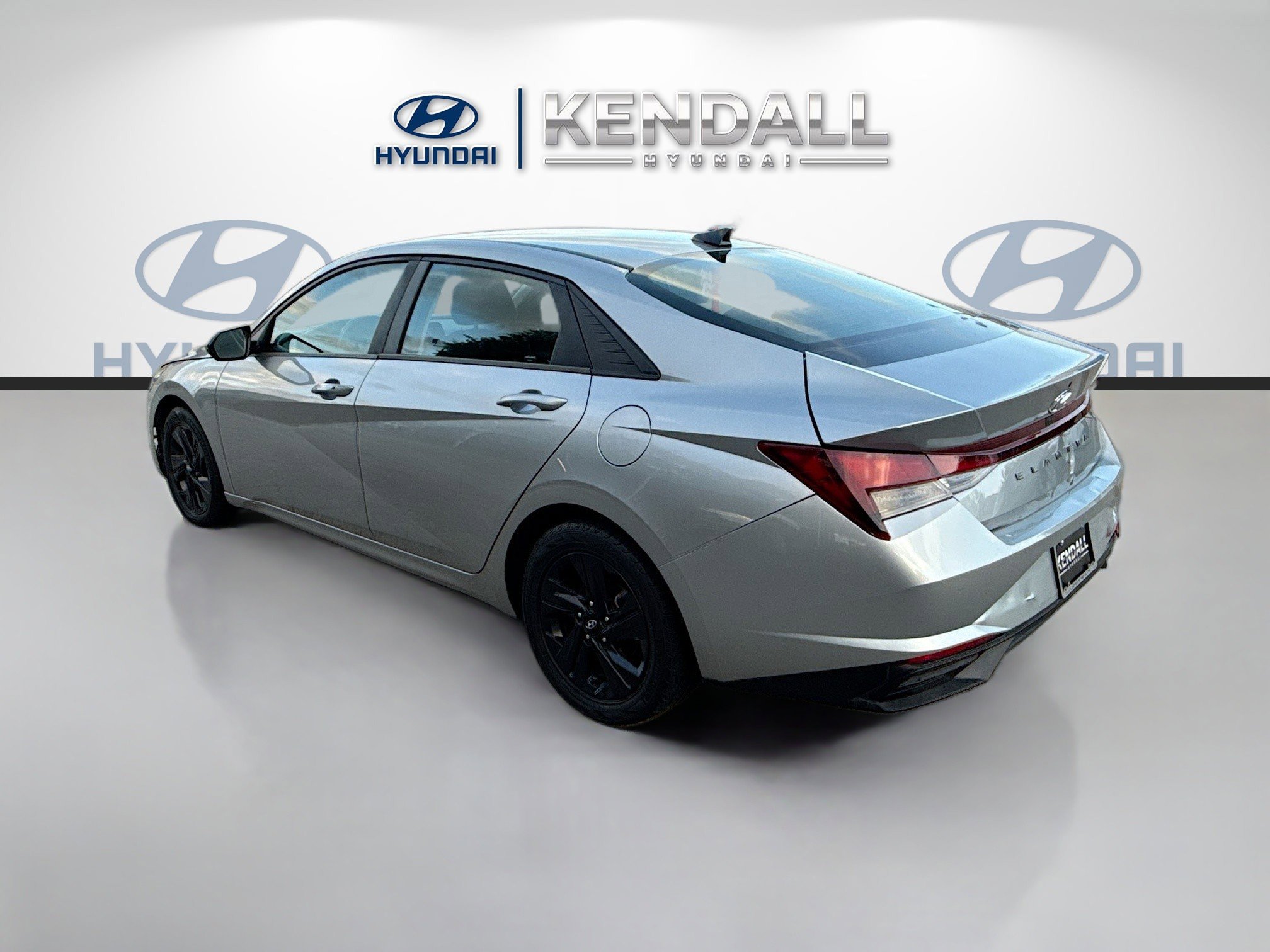 Used 2023 Hyundai Elantra SEL w/ Cargo Package image 4