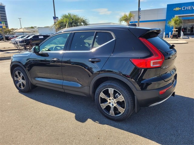 Used 2021 Volvo XC40 T5 Inscription image 11