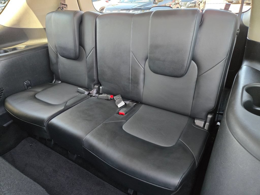 Used 2024 Nissan Armada SV AWD/4WD image 16