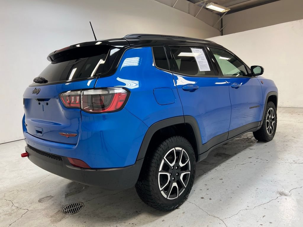 Used 2024 Jeep Compass Trailhawk AWD/4WD image 9