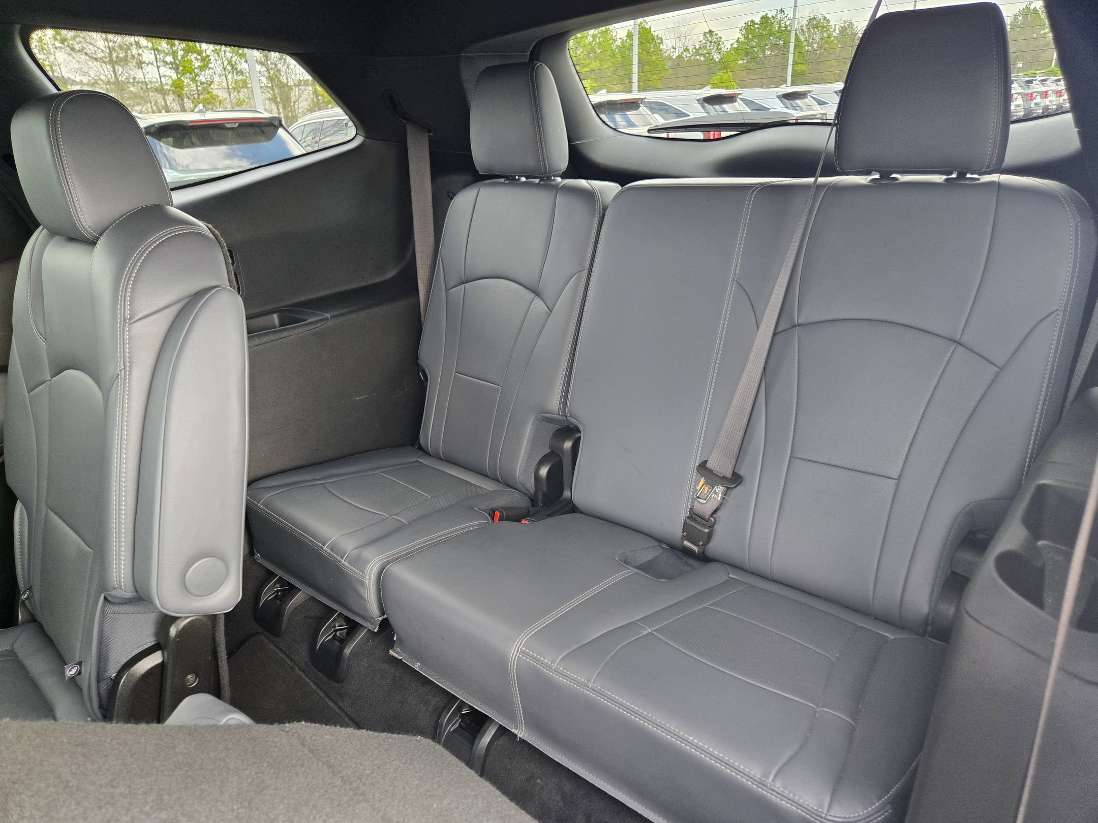Used 2024 Buick Enclave Premium image 34