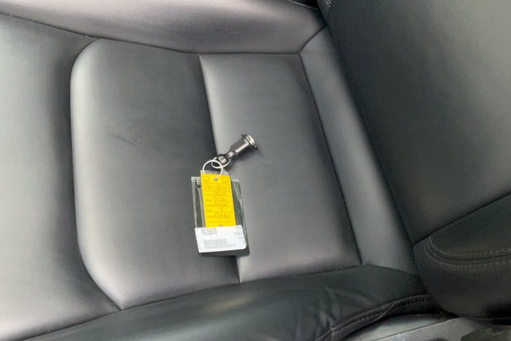 Used 2023 Tesla Model Y AWD image 24