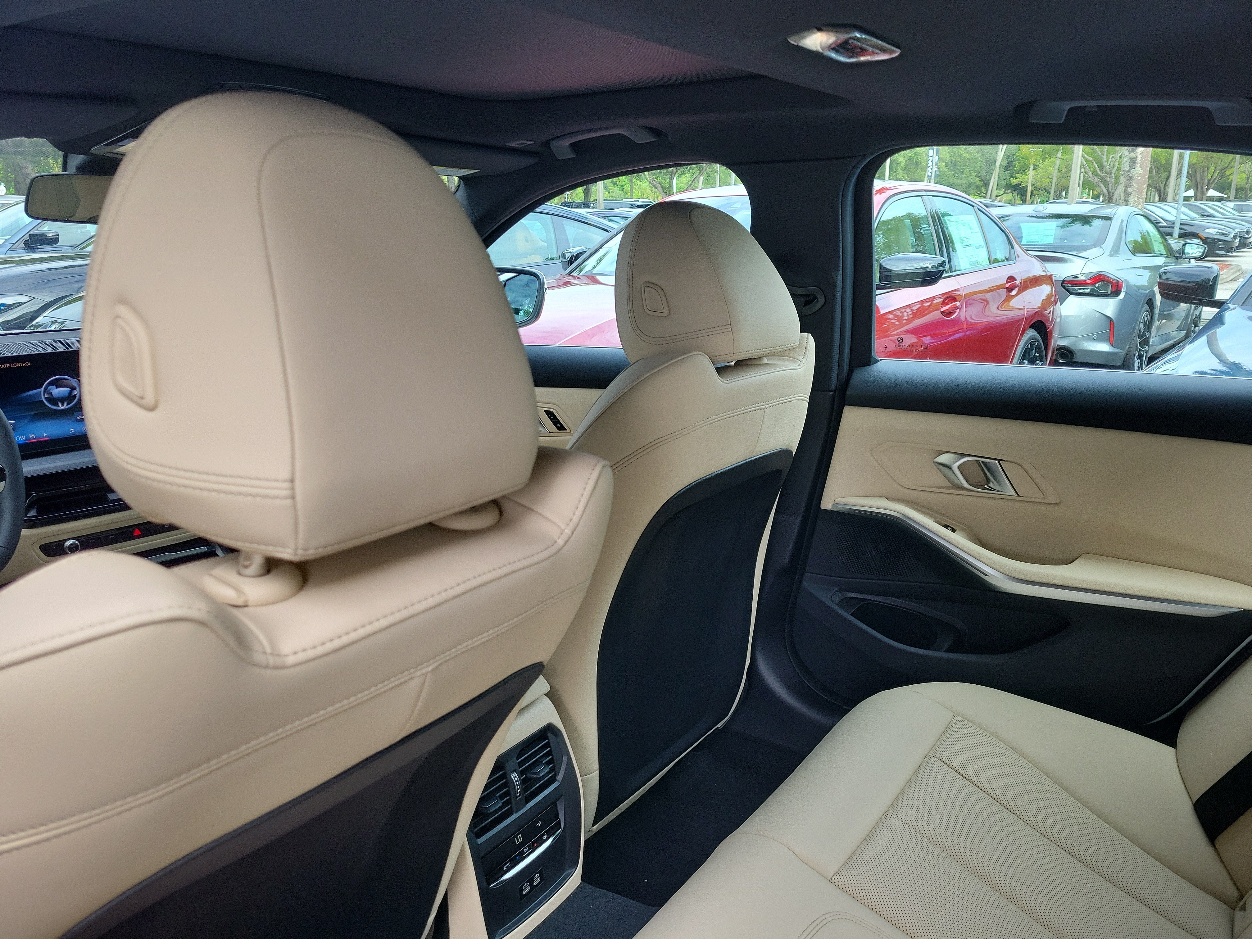New 2026 BMW 330i Sedan w/ Convenience Package RWD image 9
