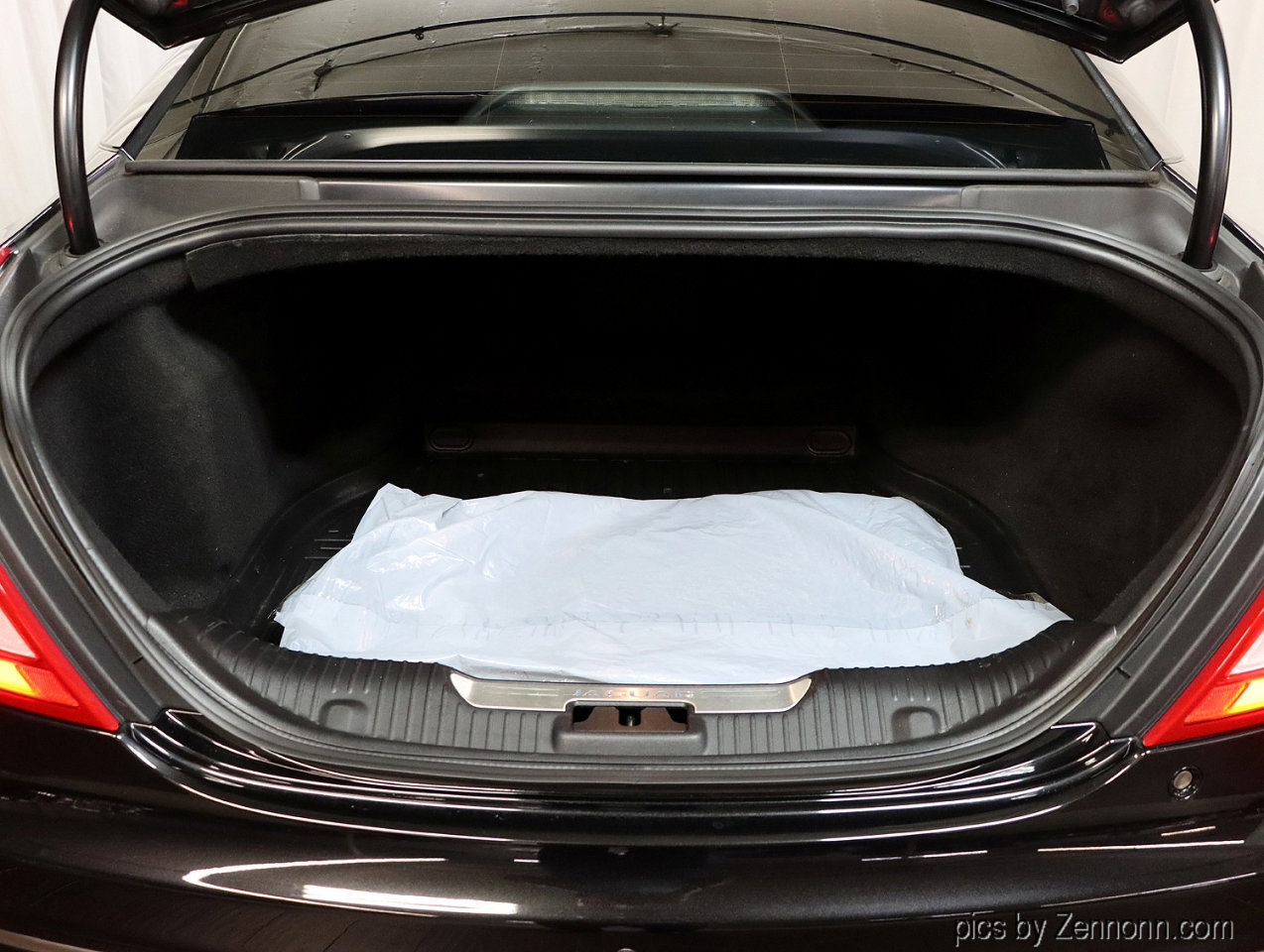 Used 2019 Jaguar XJ L Portfolio image 33