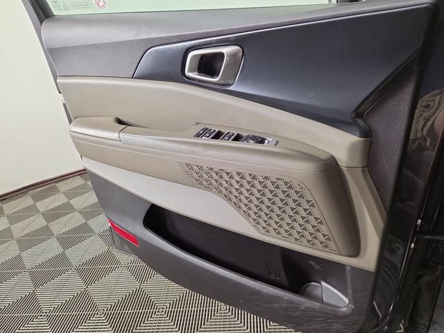 Certified 2025 Kia Carnival FWD image 27