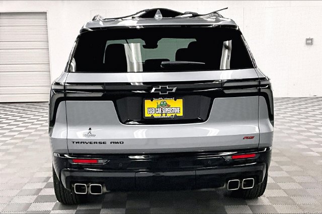 Used 2025 Chevrolet Traverse RS w/ LPO, Floor Liner Package AWD/4WD image 5
