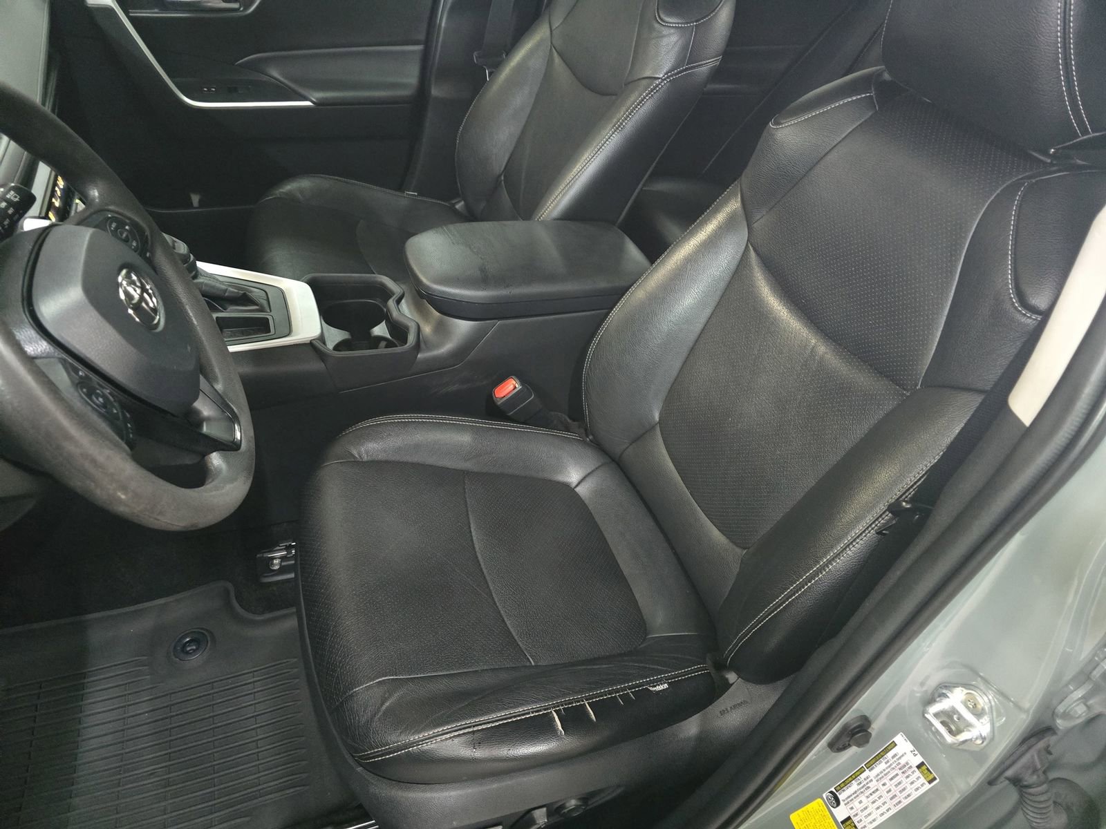 Used 2021 Toyota RAV4 XLE FWD image 18