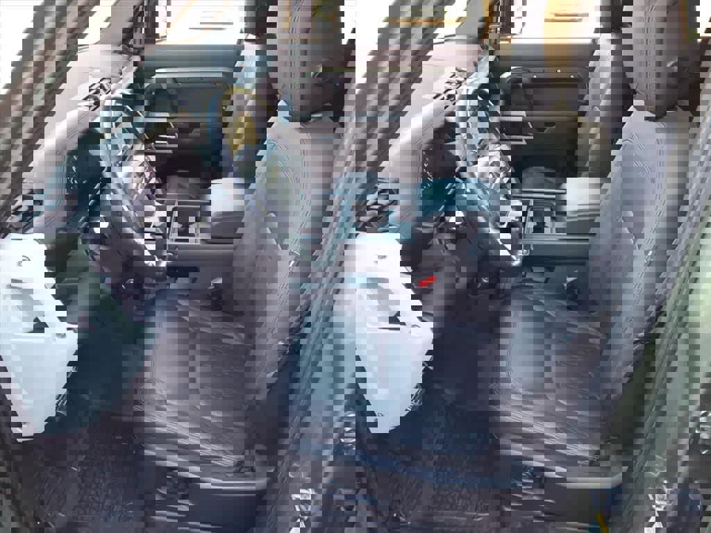 Used 2020 Land Rover Defender 110 HSE image 14