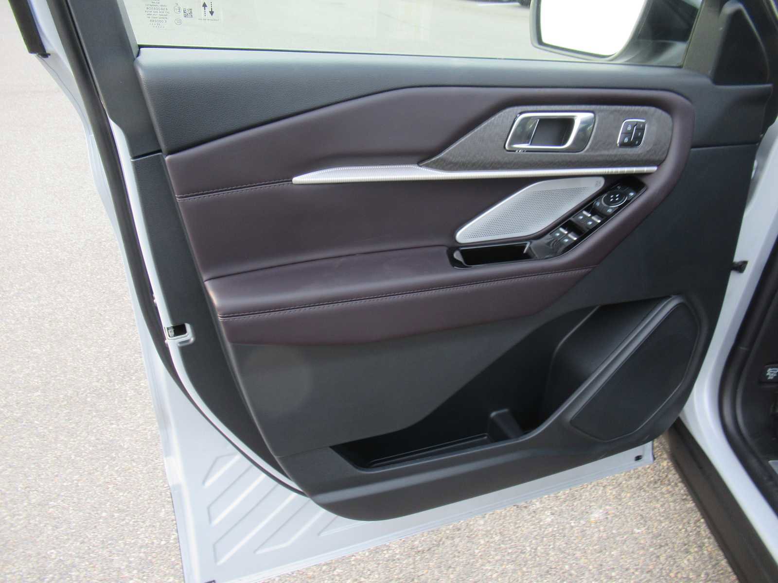New 2026 Ford Explorer Platinum AWD/4WD image 12