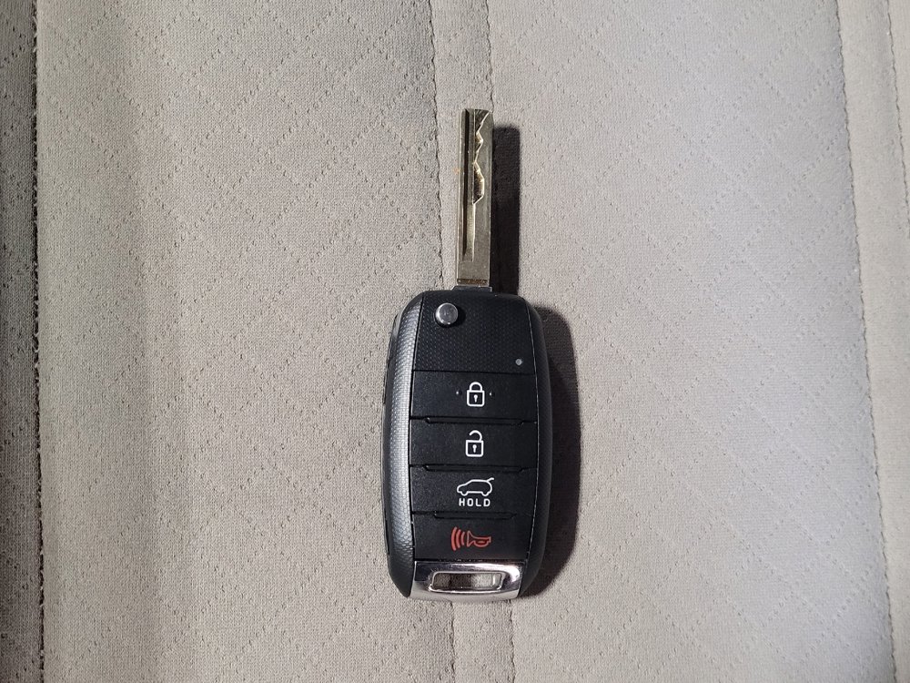 Used 2016 Kia Sorento LX w/ LX Convenience Package image 32