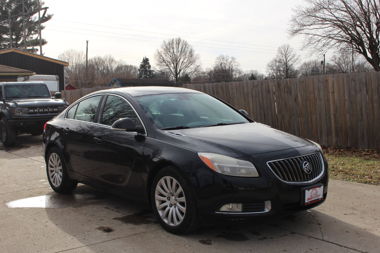 Used 2012 Buick Regal Leather image 2