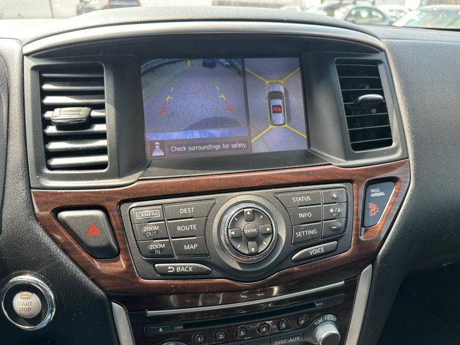 Used 2016 Nissan Pathfinder Platinum image 21