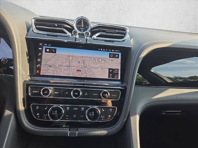 Used 2021 Bentley Bentayga AWD/4WD image 10