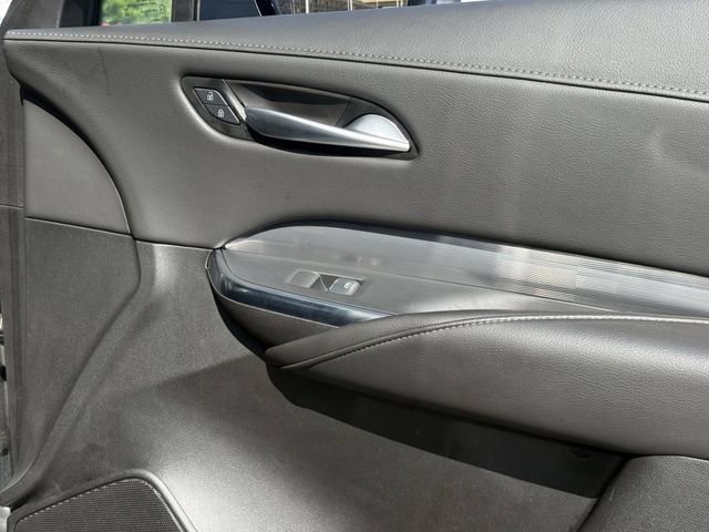 Used 2025 Cadillac XT4 Premium Luxury FWD image 28