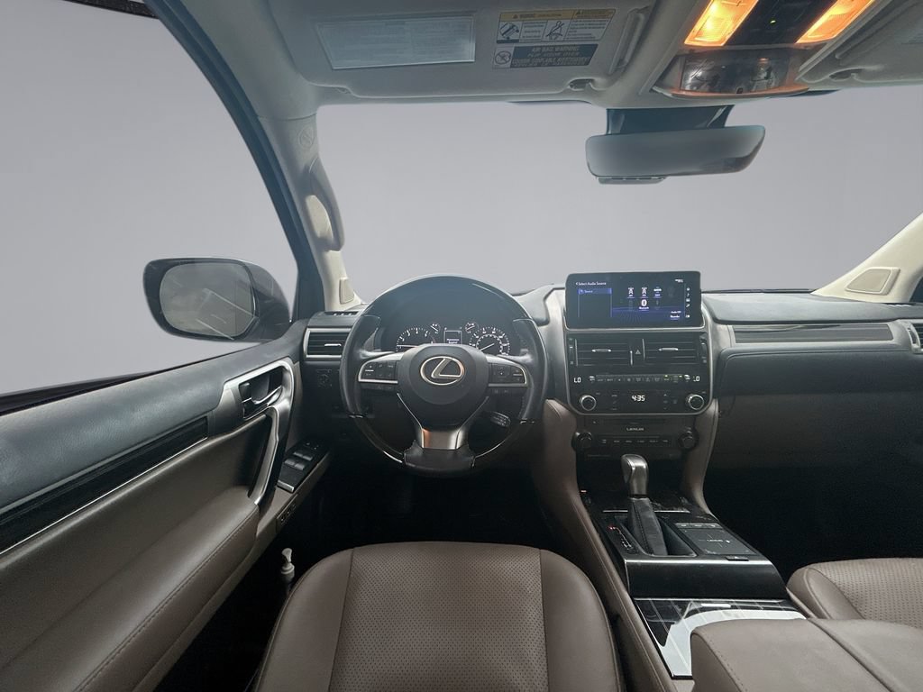 Used 2023 Lexus GX 460 Luxury w/ Accessory Package AWD/4WD image 10