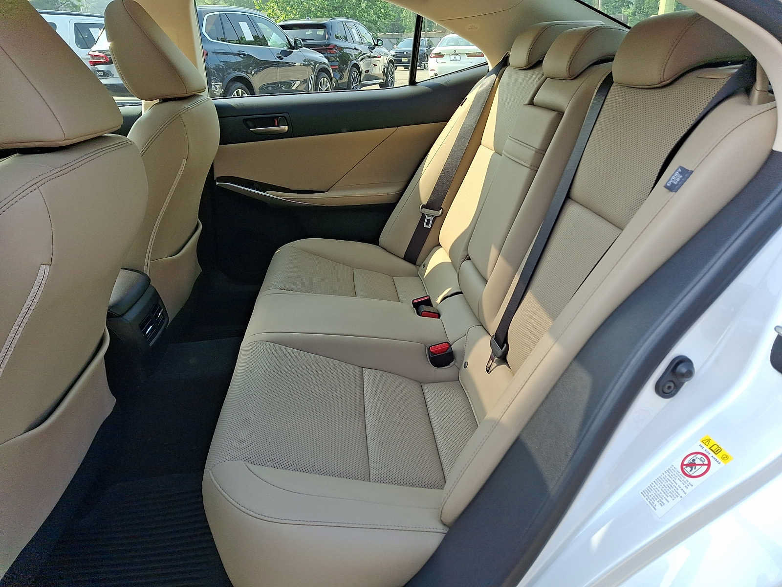 Used 2018 Lexus IS 300 AWD w/ Comfort Package image 9