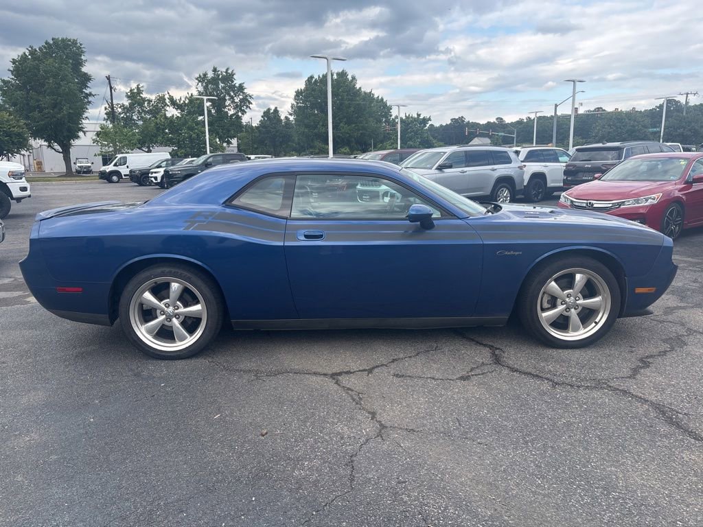 Used 2010 Dodge Challenger R/T RWD image 8