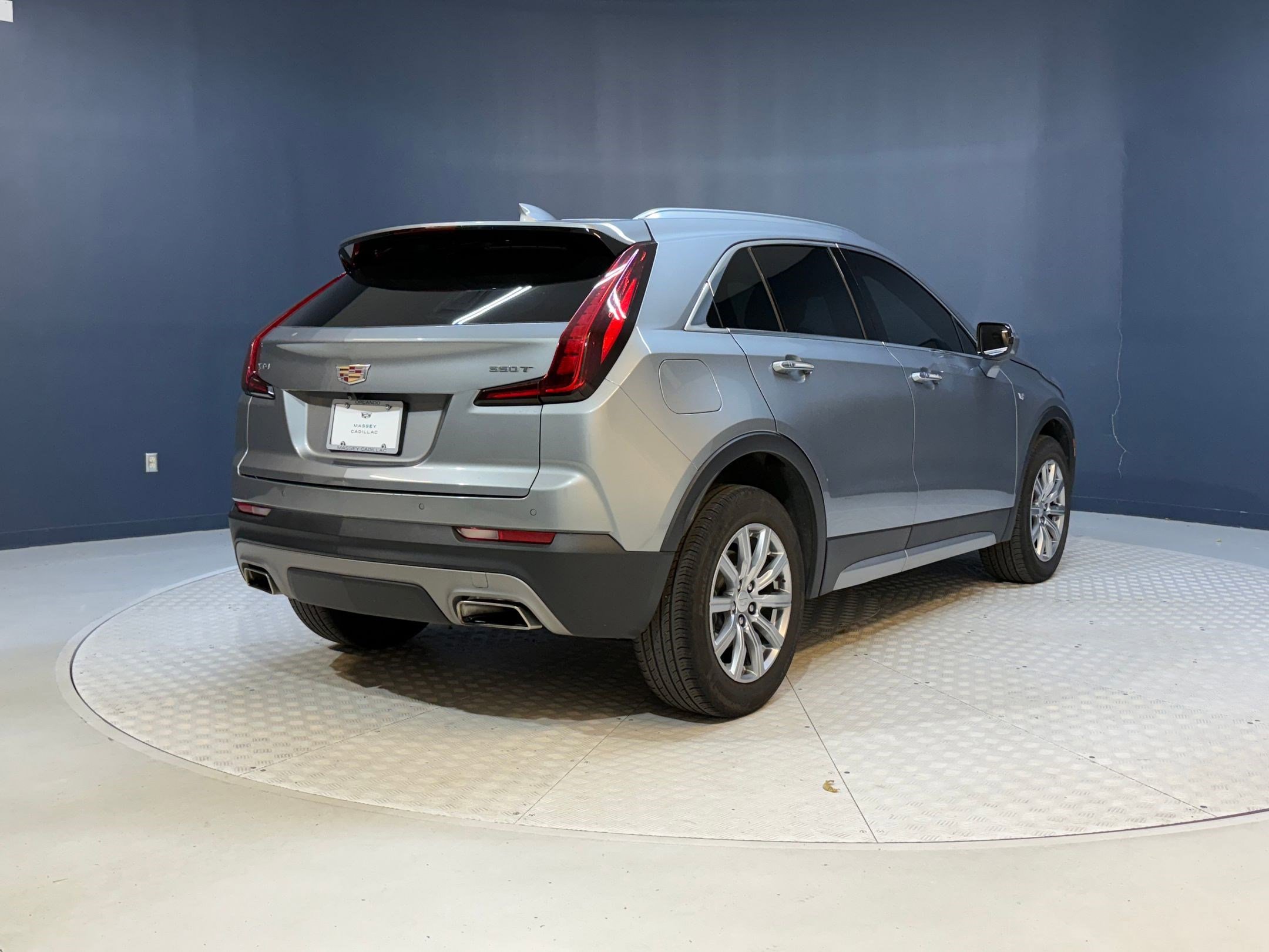 Certified 2023 Cadillac XT4 Premium Luxury image 9