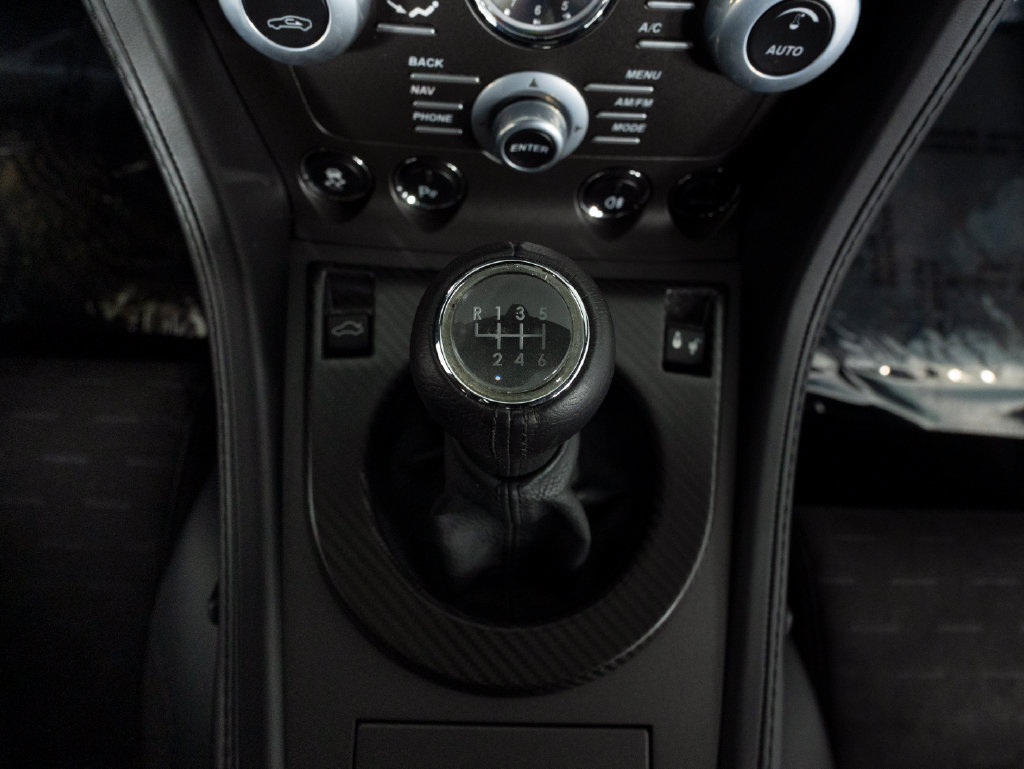 Used 2015 Aston Martin V8 Vantage GT RWD image 30