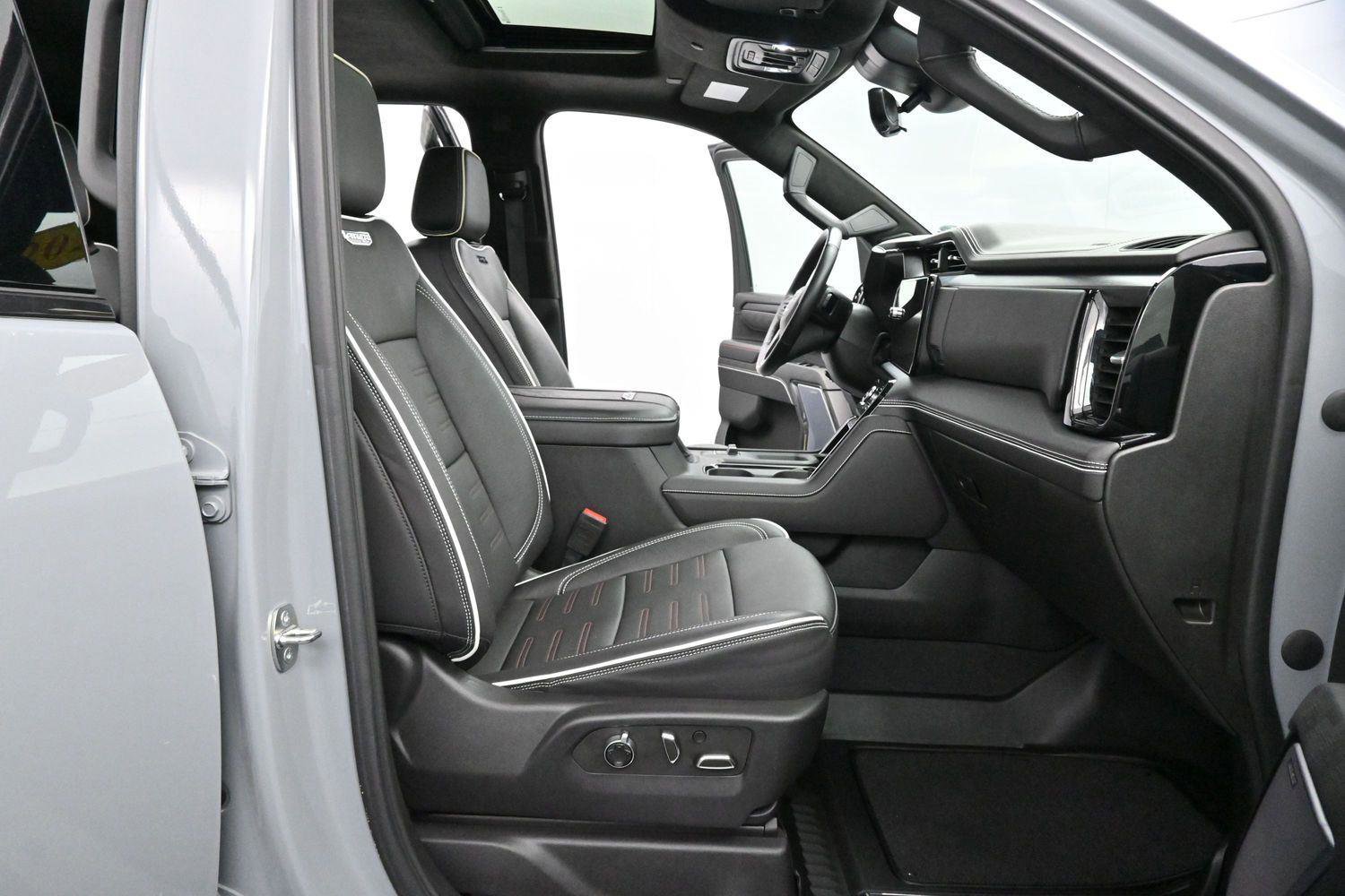 Used 2024 GMC Sierra 2500 AT4X AWD/4WD image 31