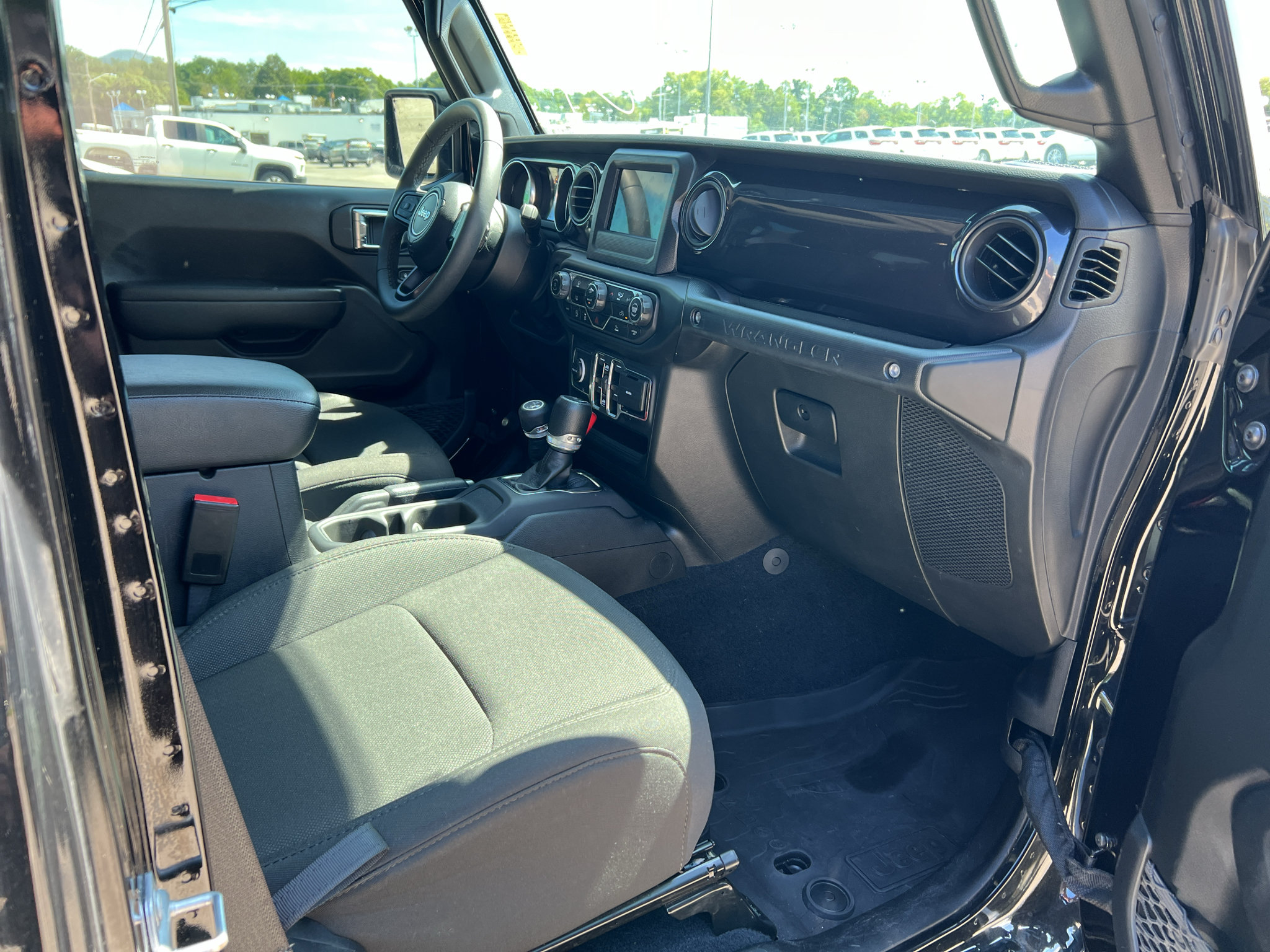 Used 2023 Jeep Wrangler Unlimited Sport AWD/4WD image 13