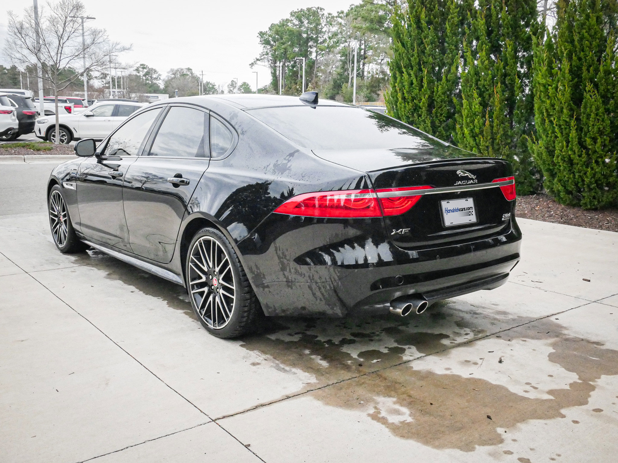 Used 2018 Jaguar XF R-Sport image 9