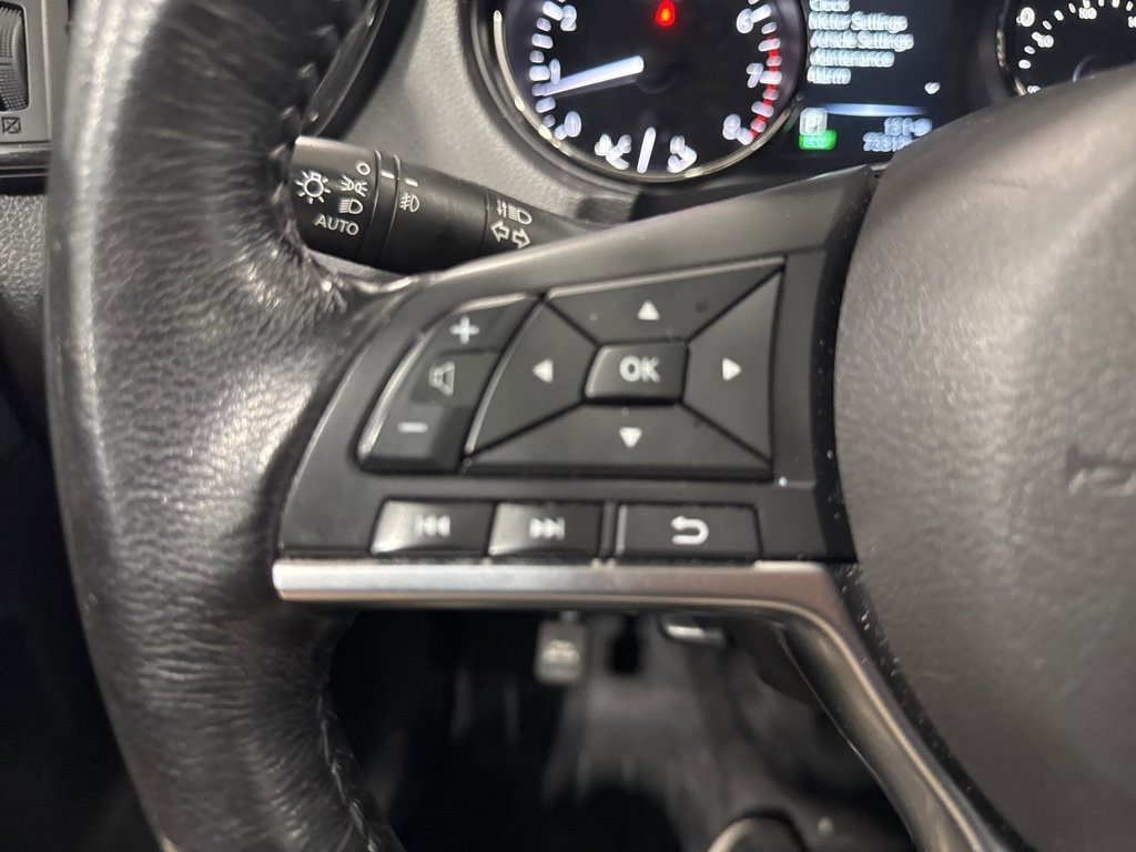 Used 2017 Nissan Rogue SL w/ SL Premium Package image 17