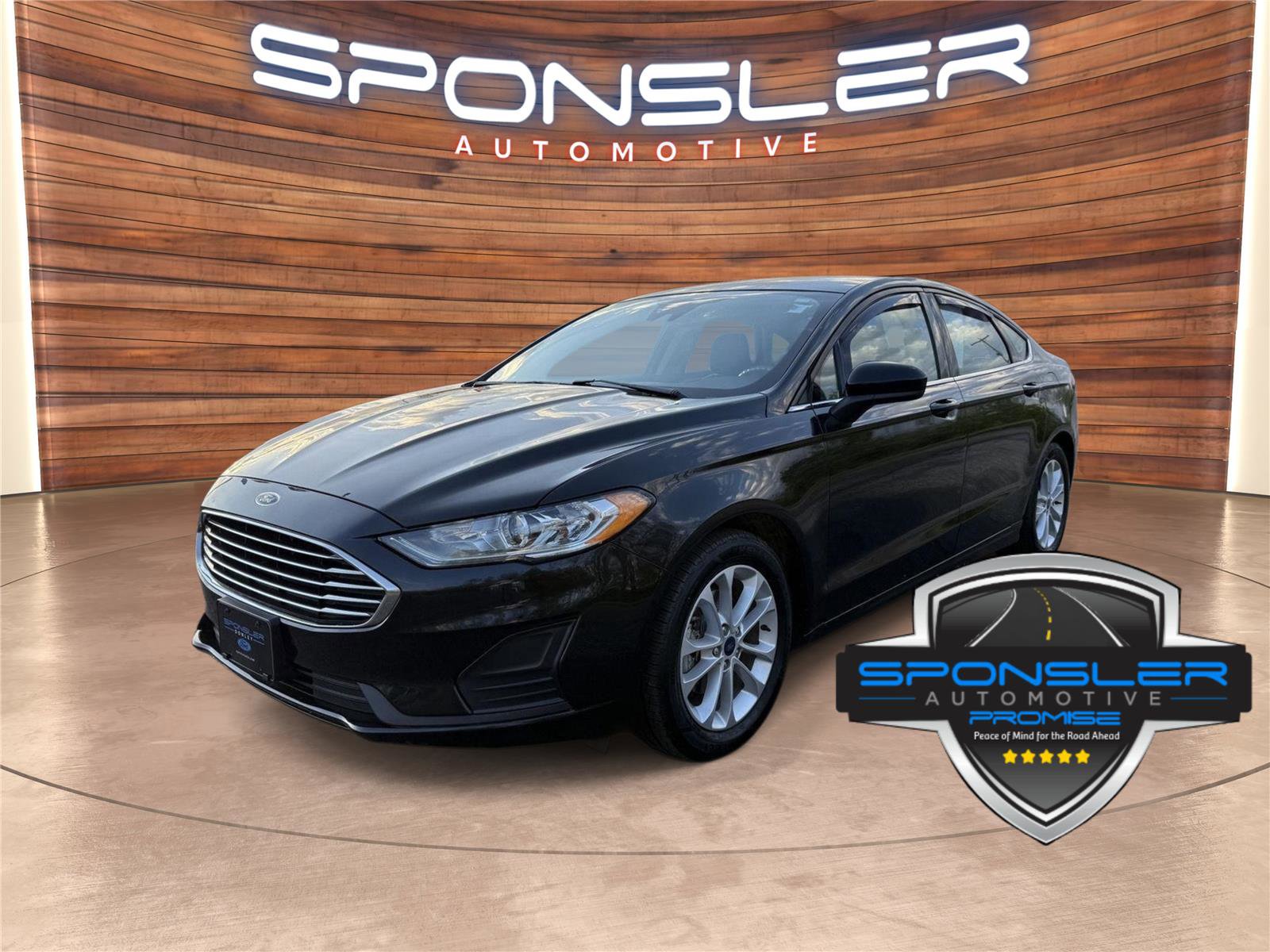 Used 2020 Ford Fusion SE FWD image 1