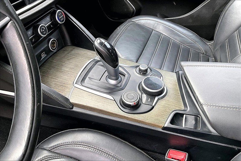 Used 2019 Alfa Romeo Stelvio Ti Lusso w/ Quick Order Package 22X Lusso image 14