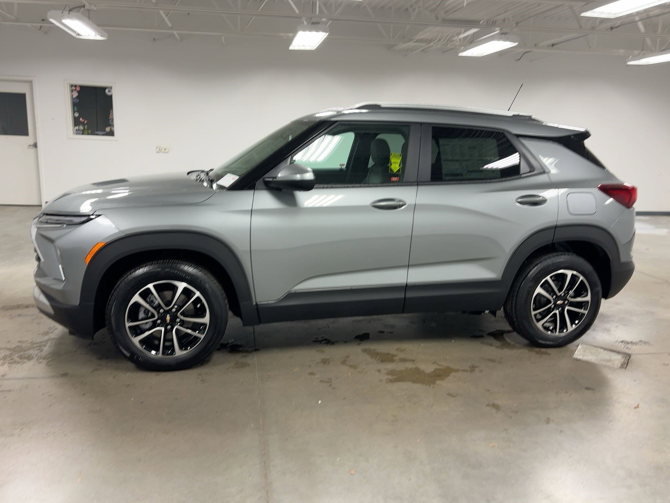 New 2026 Chevrolet TrailBlazer LT w/ Convenience Package image 2