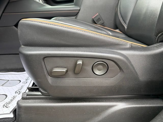 Certified 2024 GMC Yukon AT4 w/ AT4 Premium Package AWD/4WD image 14