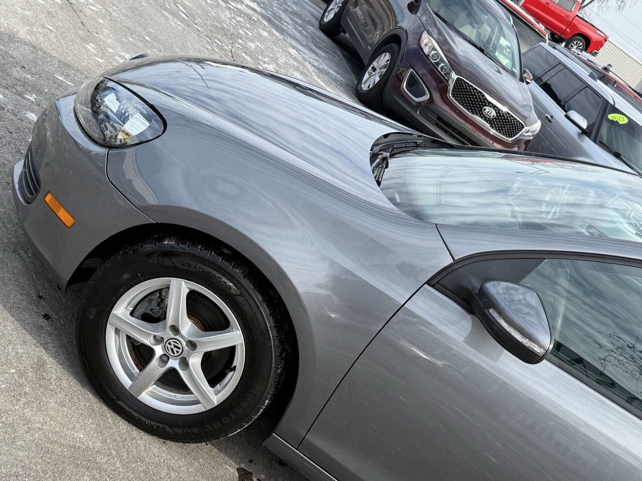 Used 2014 Volkswagen Golf 4-Door image 4