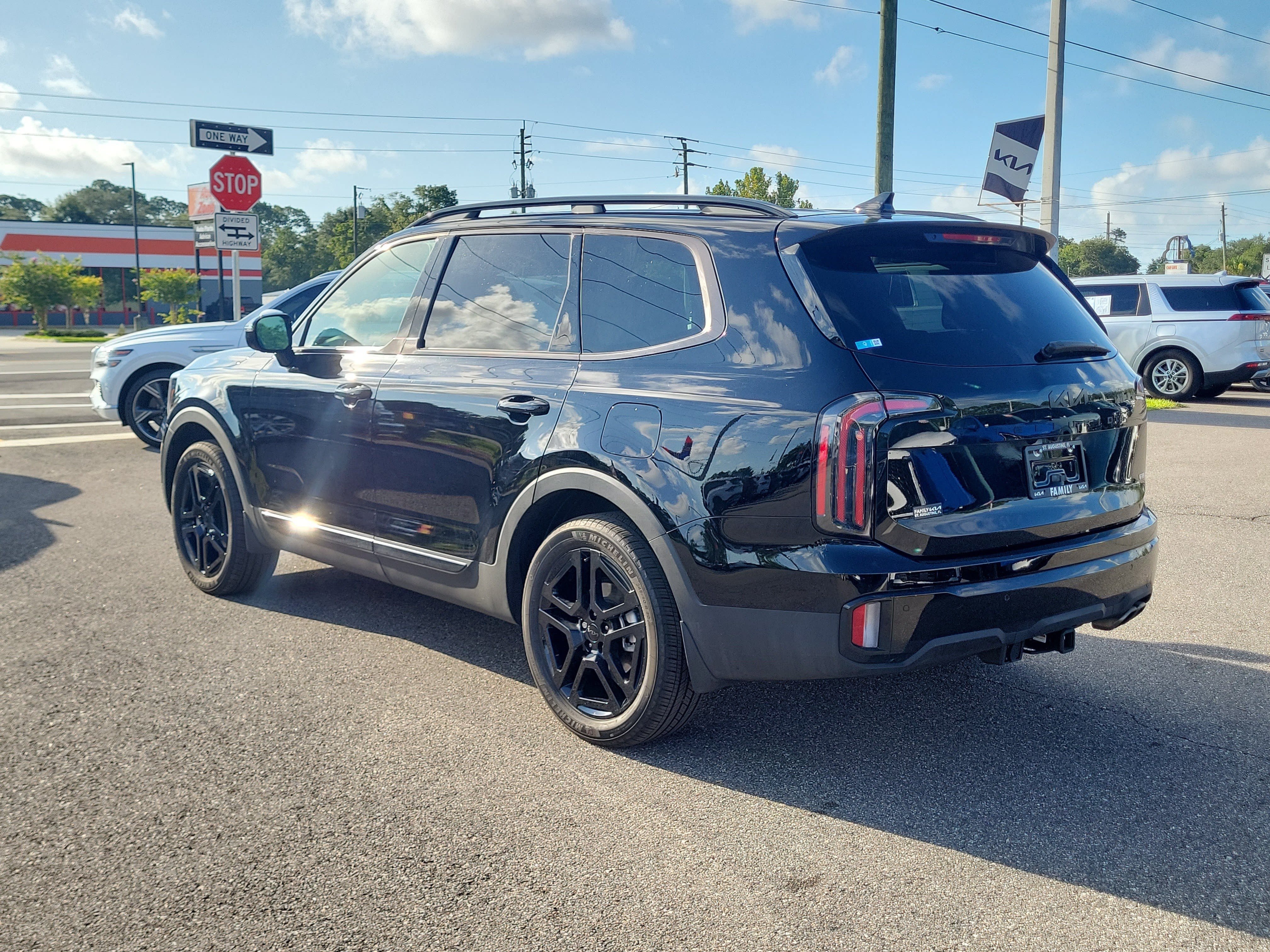Certified 2025 Kia Telluride SX Prestige X-Line AWD/4WD image 4