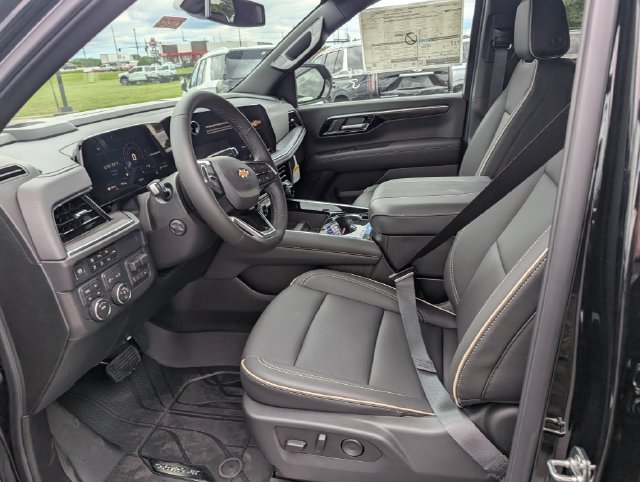 New 2026 Chevrolet Tahoe Premier w/ Sun And Tow Package AWD/4WD image 13