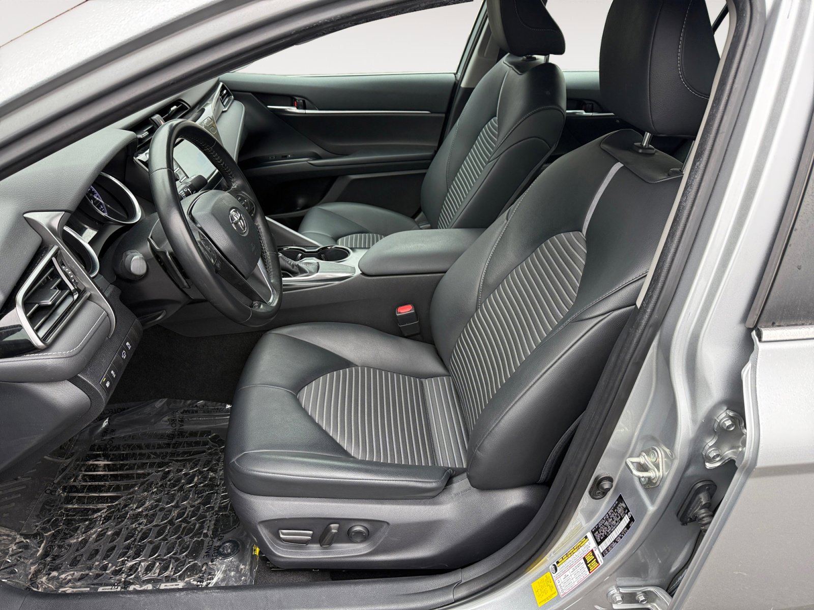 Used 2019 Toyota Camry SE image 10