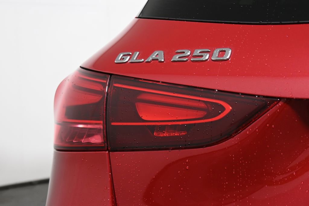 Certified 2025 Mercedes-Benz GLA 250 4MATIC image 12