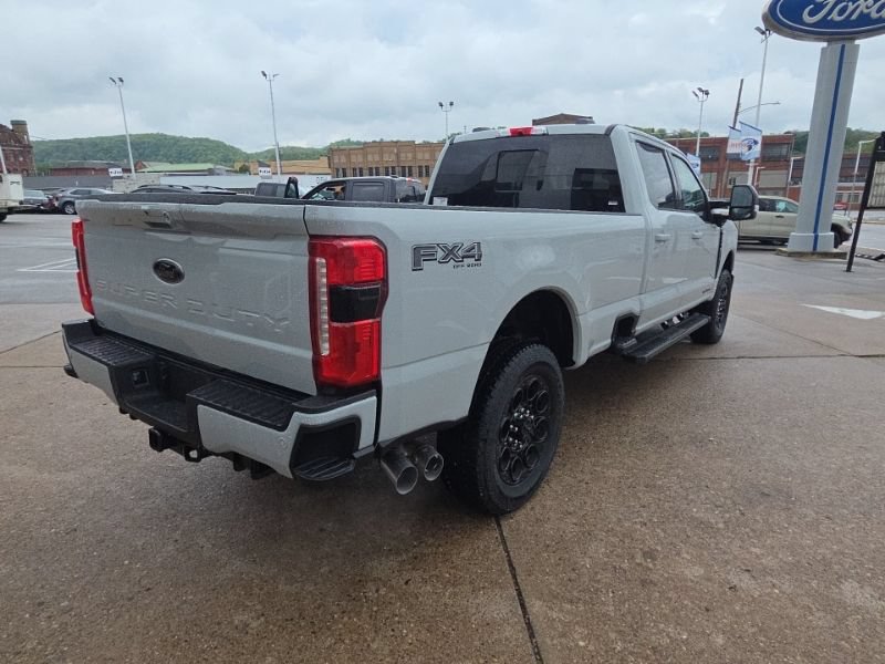 New 2026 Ford F250 Lariat w/ Black Appearance Package AWD/4WD image 7